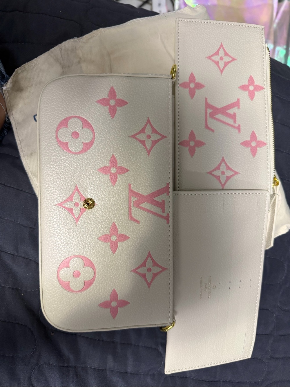 Louis Vuitton White & Pink Monogram Envelope Wristlet - Picture 3 of 8